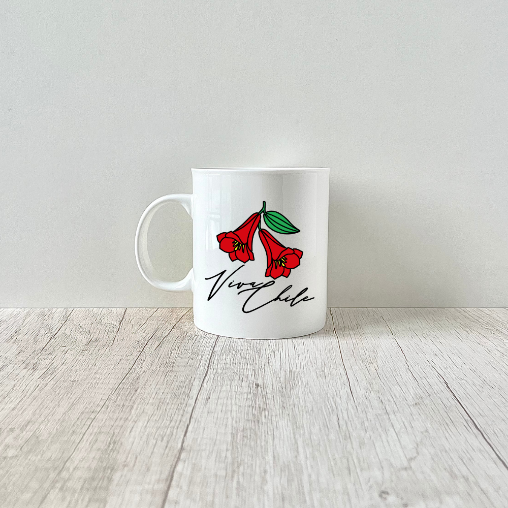 Taza Copihue Viva Chile de porcelana 410 ml.